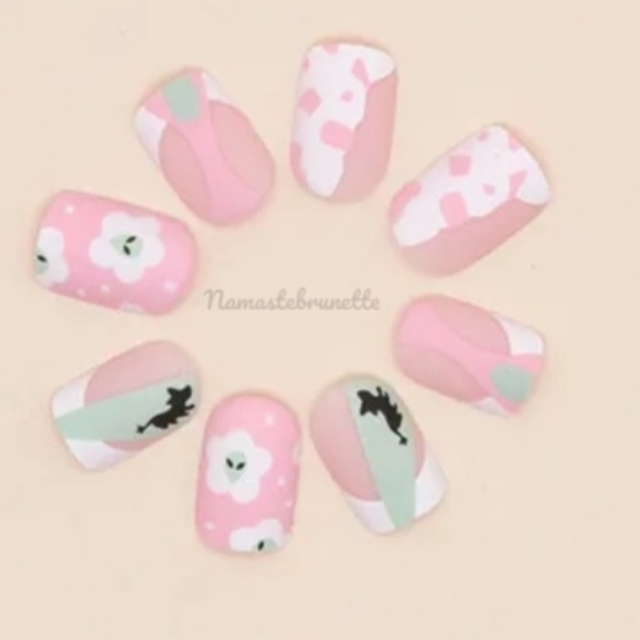 2/$16 Floral Alien Press on Nails - Picture 6 of 16